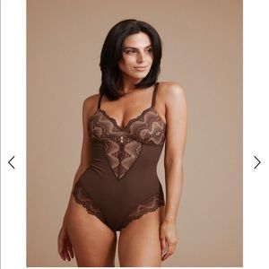 NWT Pinsy bodysuit. I love this brand/suit so much but the cups don’t fit me.